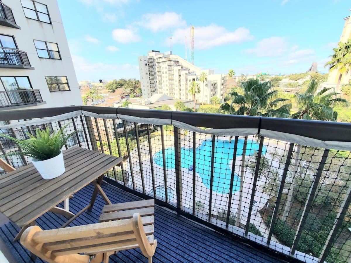 Remodeled 2Bd/2Ba Condo Mins From Universal Studio オーランド エクステリア 写真